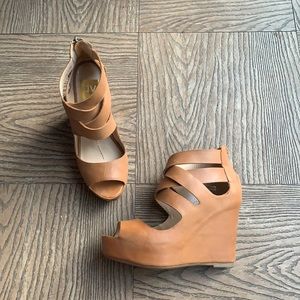 NIB Dolce Vita Jude Leather Platform Caged peep